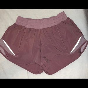 Lululemon Hotty Hot 2.5 Shorts